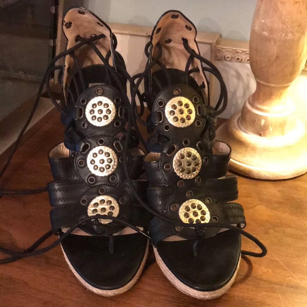 Stunning Michael Kors Wrap around Sandals. - Picture 1 of 14